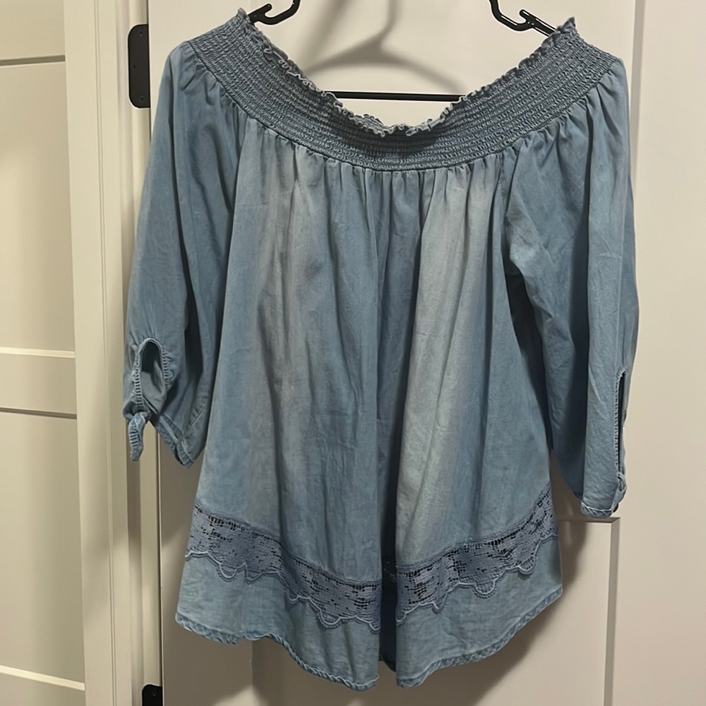 Chambray shirt. Size large